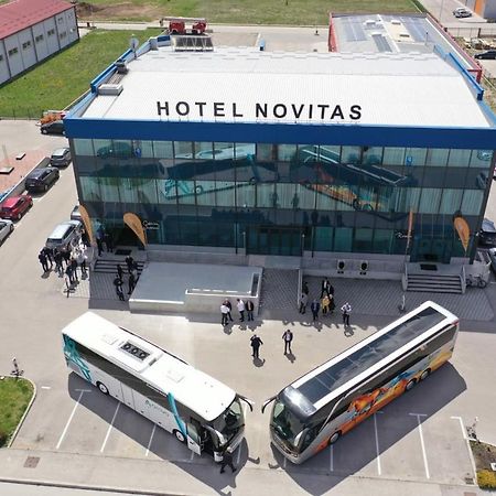 Hotel Novitas Livno Exteriör bild