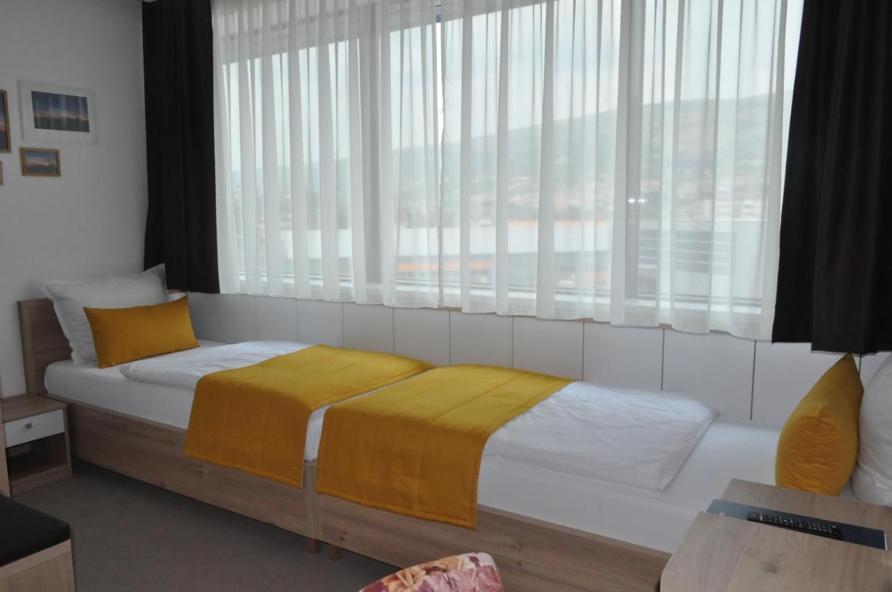 Hotel Novitas Livno Exteriör bild