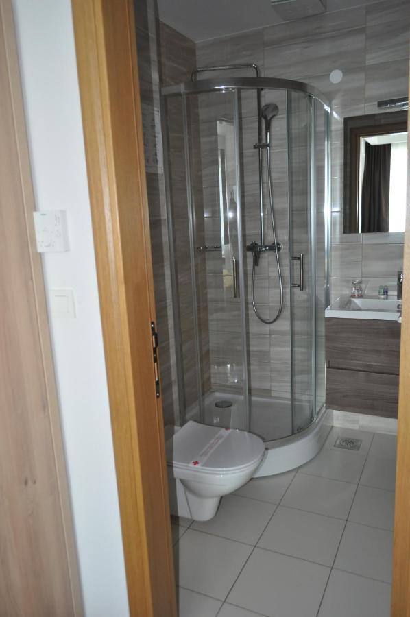 Hotel Novitas Livno Exteriör bild