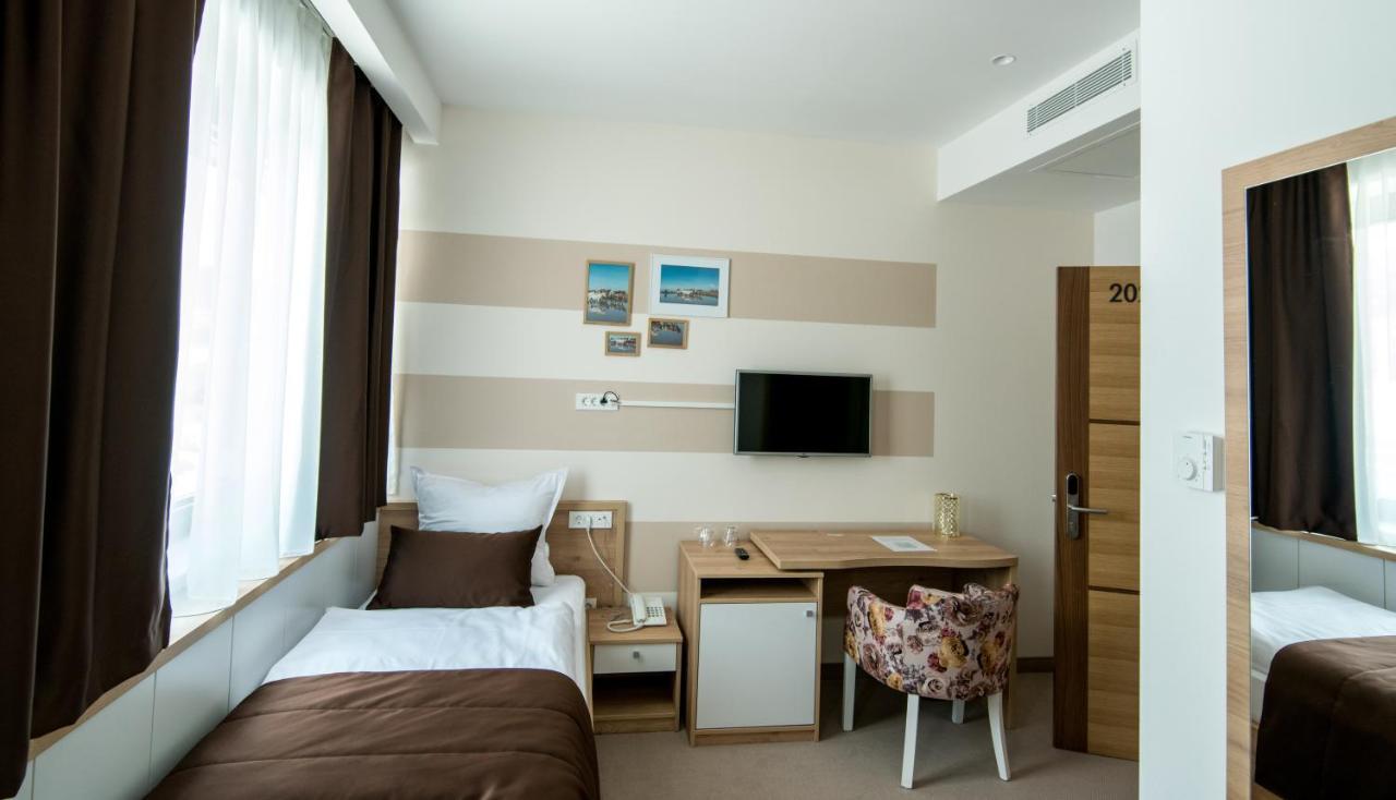 Hotel Novitas Livno Exteriör bild