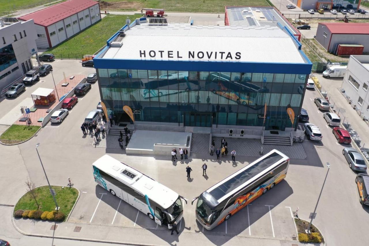 Hotel Novitas Livno Exteriör bild
