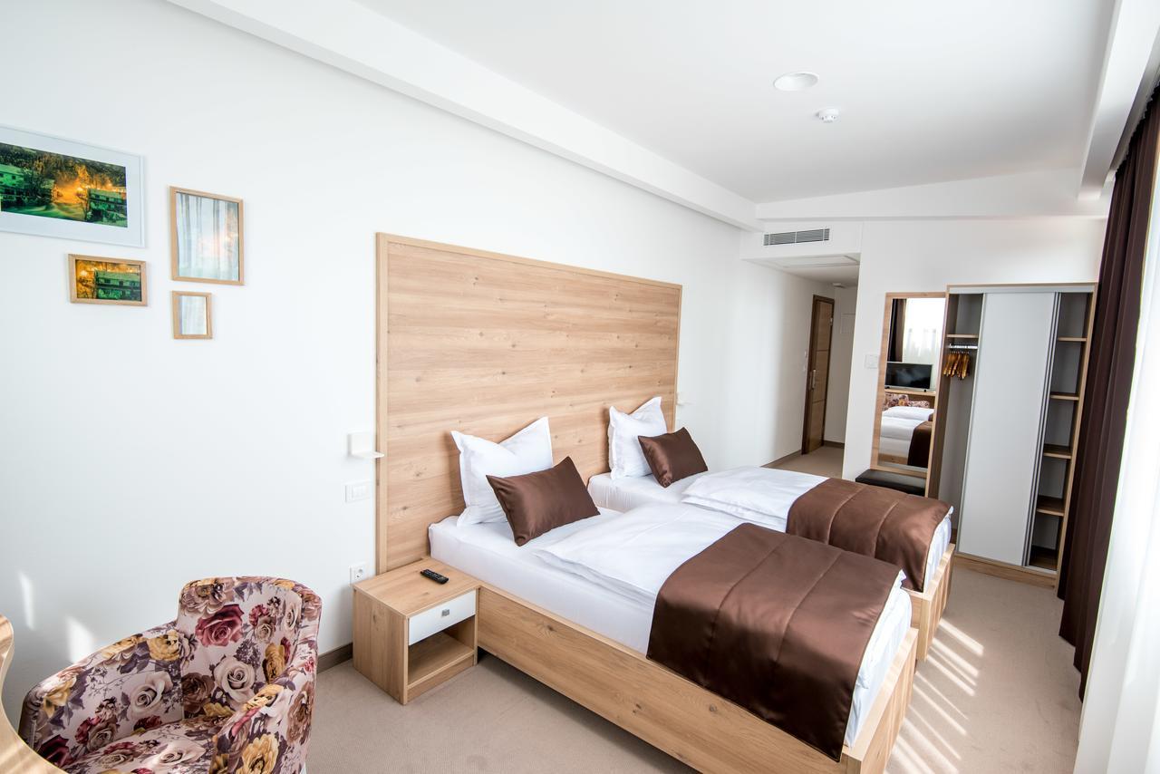 Hotel Novitas Livno Exteriör bild